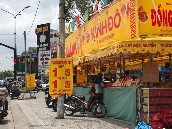 Chiêu khuyến mãi bắt đầu được tung ra để hút khách hàng.