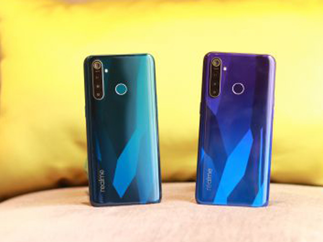 Thời trang Hi-tech - Top smartphone có sạc nhanh, giá “mềm”