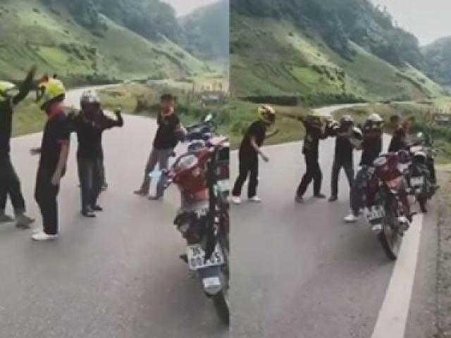 Bạn trẻ - Cuộc sống - Nhóm phượt thủ hồn nhiên dừng xe giữa đường nhảy nhót