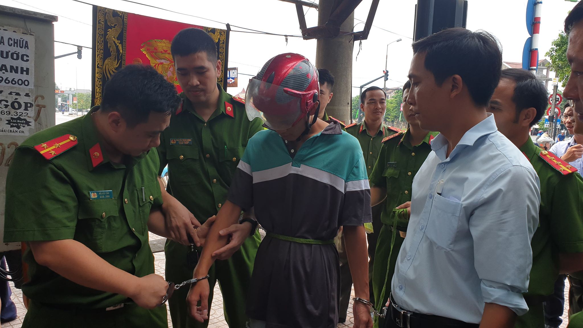 Nhóm đối tượng bị bắt giữ khi đang chuẩn bị rời khỏi Nghệ An.