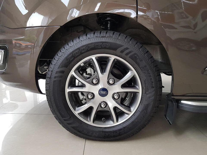 MPV gia đình Ford Tourneo chính thức ra mắt thị trường Việt, giá dưới 1 tỷ đồng - 6