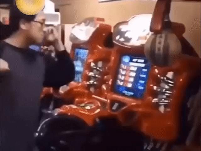 Video Clip Cười - Mới chỉ nhìn thôi là thấy đau lắm rồi