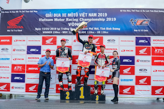 Vòng 4 giải đua xe Mô tô Việt Nam: Kịch tính dưới trời mưa - 10