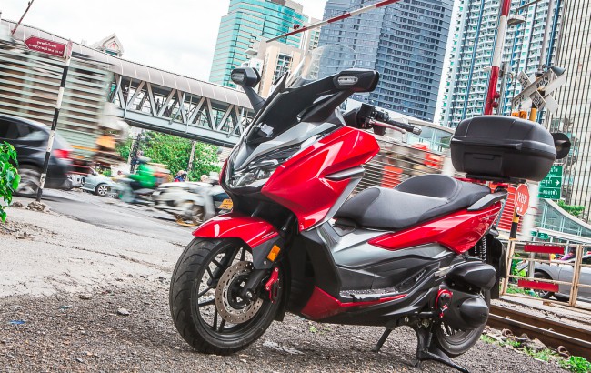 2019 Honda Forza 300 đang trở thành “nhân vật” sáng giá trong làng xe tay ga phân khối lớn trên thế giới hiện nay.