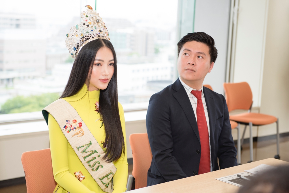 Hoa hậu Phương Khánh diện áo dài 6.000 USD trong chuyến thăm Nhật Bản - 3