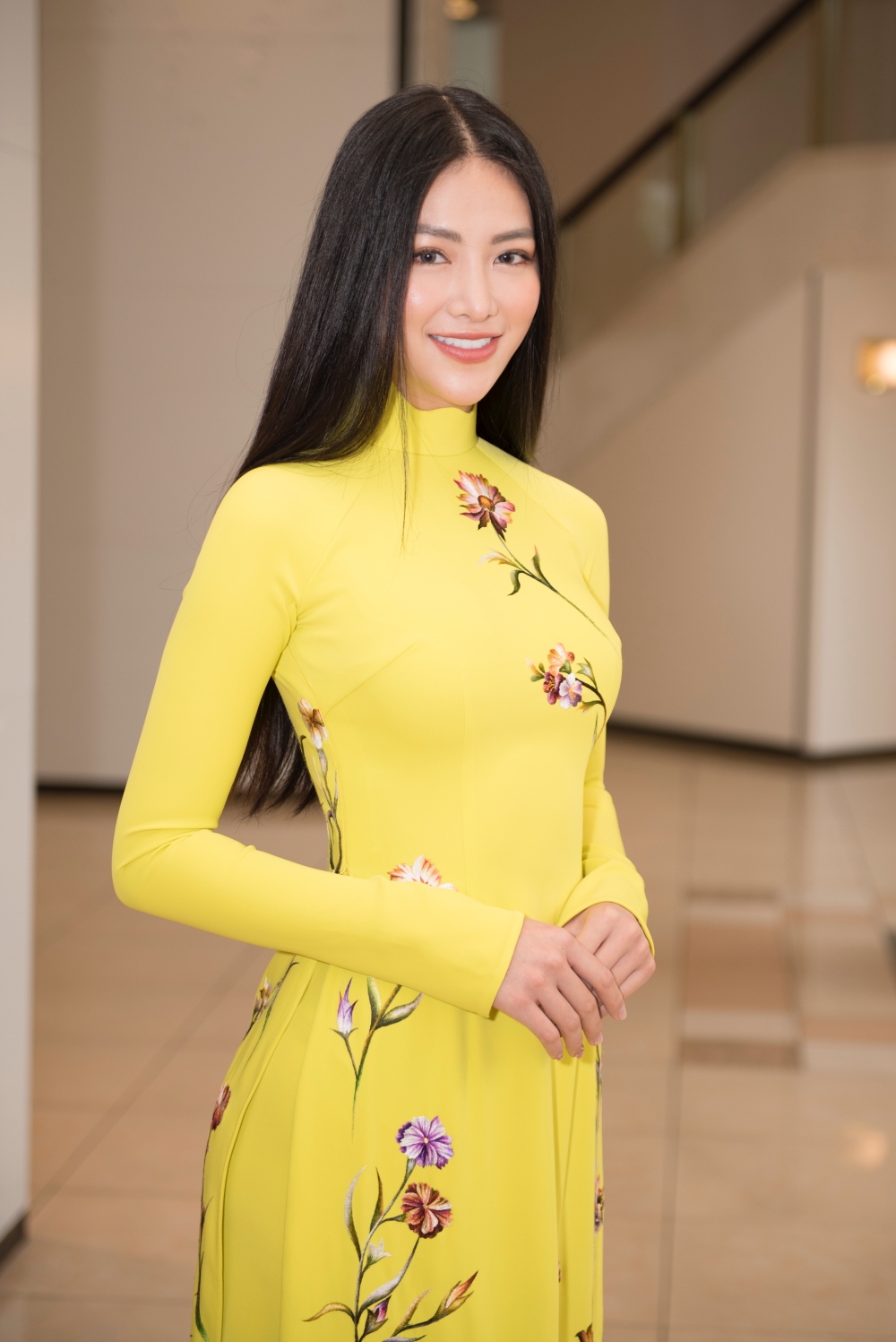 Hoa hậu Phương Khánh diện áo dài 6.000 USD trong chuyến thăm Nhật Bản - 2