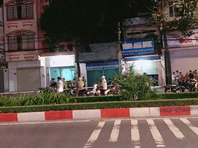 Hiện trường vụ nổ súng trong đêm khiến ít nhất 3 người bị thương (ảnh: CTV)