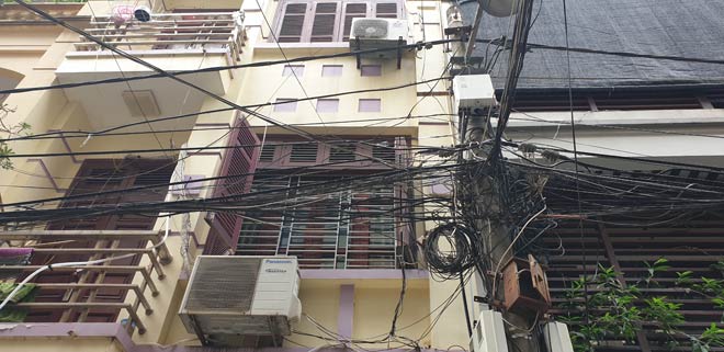 Ngôi nhà 5 tầng tại phường Nghĩa Đô, quận Cầu Giấy nơi xảy ra thảm án
