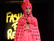 Trang phục thách thức thị giác tại Fashion For Relief