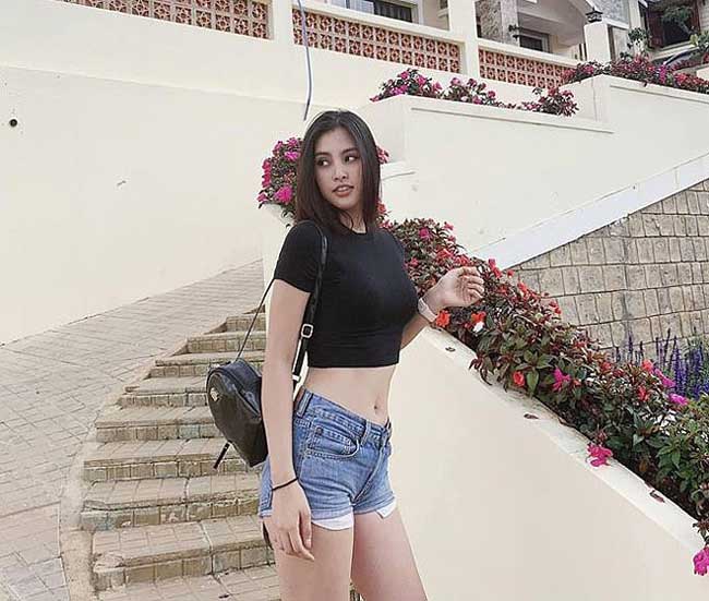 Một trong những kiểu mốt hot pant gây tranh cãi nhưng rất hot đúng nghĩa đó là quần short lộ túi.
