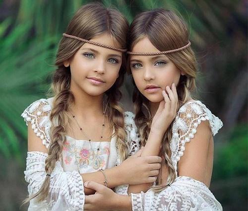 9 tuổi, cặp song sinh đẹp nhất thế giới đã kiếm được hàng triệu đô la mỗi năm - 3