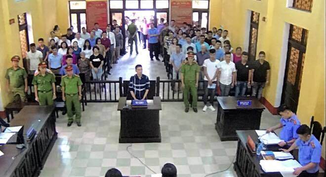 "Thánh livestream" Trần Đình Sang tại phiên tòa xét xử tội chống người thi hành công vụ