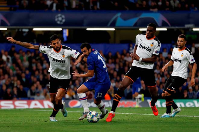 Rực lửa Cúp C1: Barca "chết hụt", Liverpool - Chelsea nhận cú sốc nặng - 10