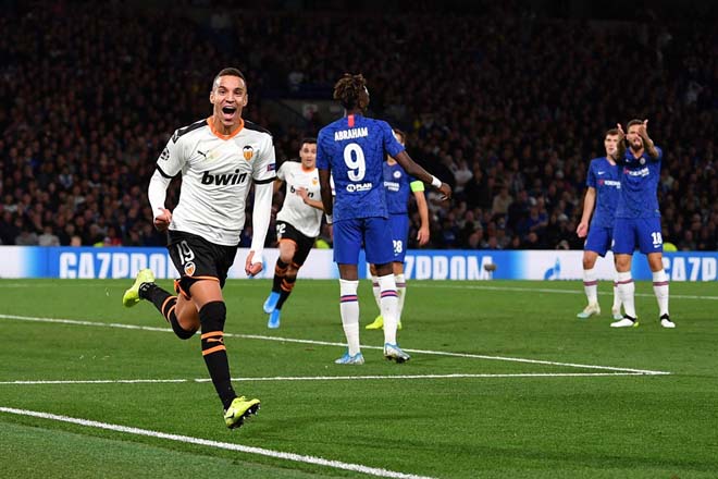 Rực lửa Cúp C1: Barca "chết hụt", Liverpool - Chelsea nhận cú sốc nặng - 11