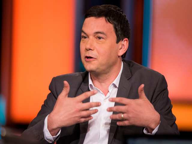 Kinh doanh - Chuyên gia kinh tế khuyên chính phủ cho mỗi người dân vài tỷ khi 25 tuổi