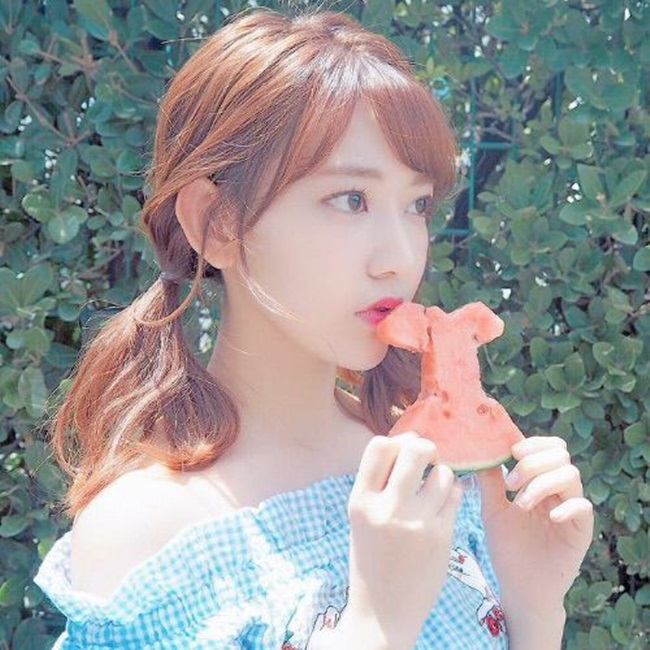 Không thể phủ nhận từ khi sang Hàn Quốc nhan sắc của Miyawaki Sakura ngày càng lên hương.&nbsp;