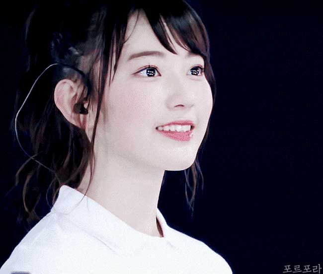 Đúng như tên gọi Sakura, cô được đánh giá là xinh đẹp rạng ngời, thuần khiết như hoa anh đào.&nbsp;