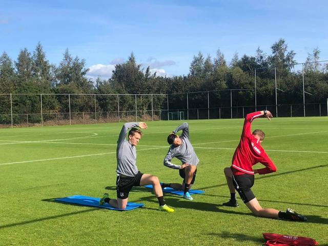 Bóng đá - Văn Hậu được Heerenveen rèn "thiết quân luật", làm thân cựu sao Barca