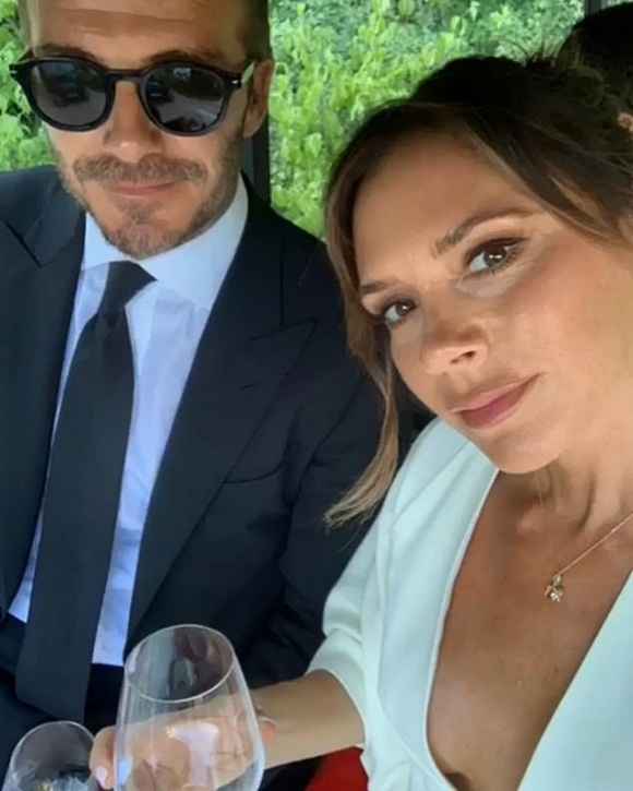 Vợ David Beckham ghen tuông khi thấy ảnh chồng chụp với AngelaBaby? - 4