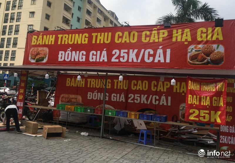 Có lẽ vì người mua đã mất tin tưởng với bánh Trung thu giảm giá nên năm nay, bánh ế đã không còn hấp dẫn người mua.