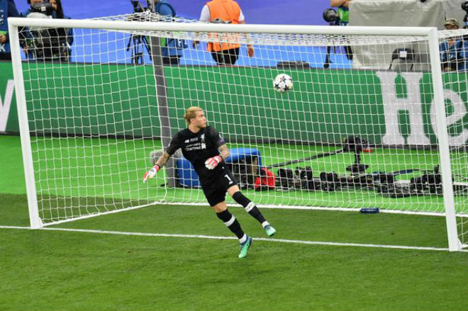 Loris Karius mắc 2 sai lầm để đời khiến Liverpool thua đau Real Madrid ở trận chung kết Champions League năm 2018