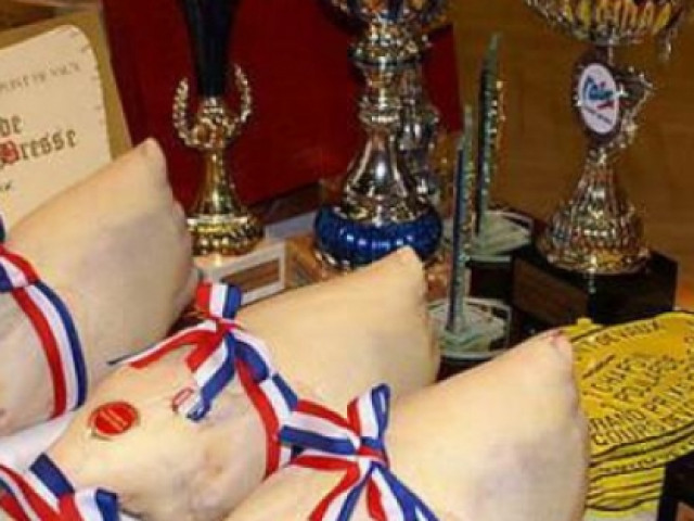 Ẩm thực - Gà quốc bảo dành cho nhà cực giàu, thịt ngon và đẳng cấp thế nào?