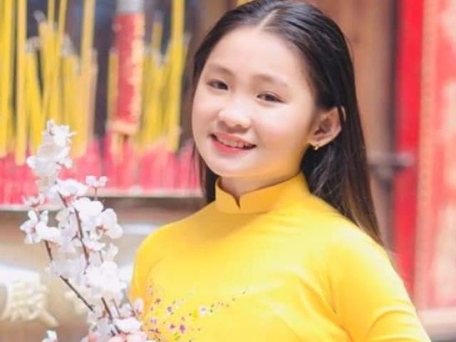 Ca nhạc - MTV - "Ngọc nữ dân ca" 10 tuổi vừa nhận được nút Bạc YouTube là ai?