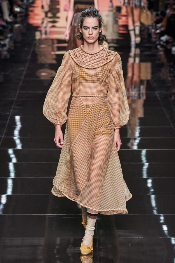 Nguồn năng lượng của mặt trời thúc đẩy con người hành động. 