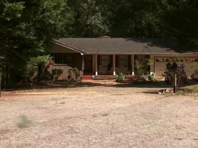 Phi thường - kỳ quặc - Mỹ: 3 thiếu niên mang súng vào nhà dân ăn trộm và kết cục chết chóc