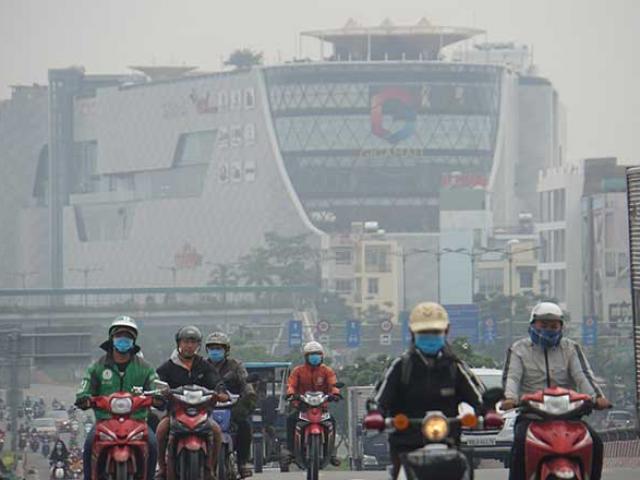 Sương mù bao trùm Sài Gòn ngày cuối tuần, người dân ngỡ như Đà Lạt