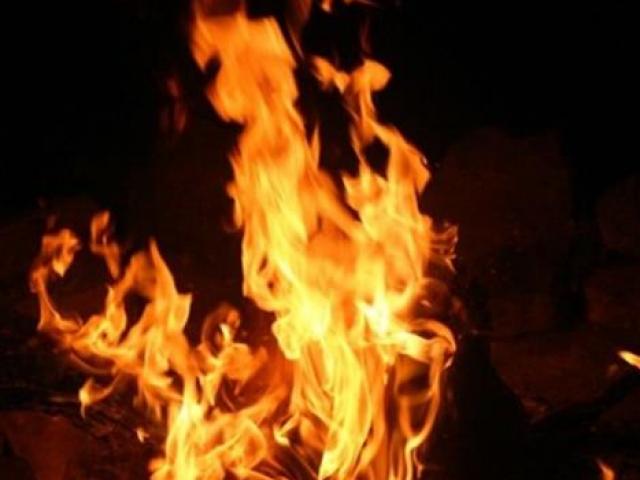 Kinh doanh - Lạ lùng nghề cứ… “phóng hỏa” là ra tiền