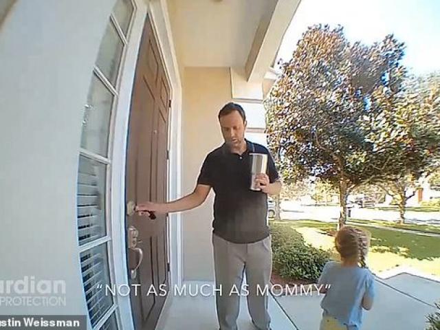 Thế giới - Cuộc đối thoại ngắn ngủi giữa 2 bố con vô tình thành clip hơn 3 triệu view trên Facebook