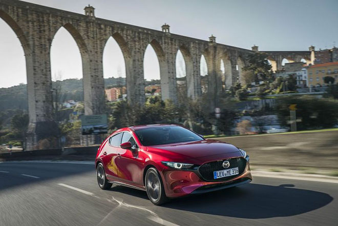 Bắt gặp Mazda3 2019 được ngụy trang kín mít đi đăng kiểm, sắp bán ra tại Việt Nam - 4