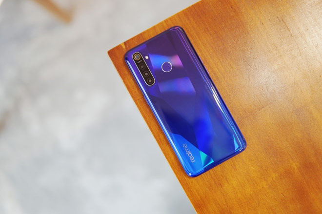 Pro hay không Pro, phiên bản Realme 5 nào sẽ dành cho bạn? - 2