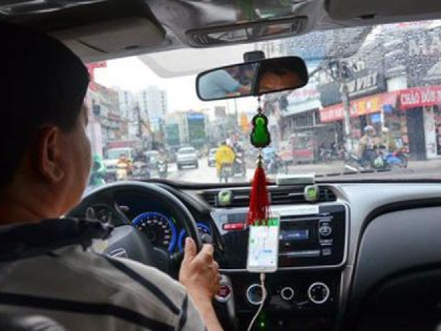 Vay mua xe chạy taxi công nghệ: Không dễ ăn