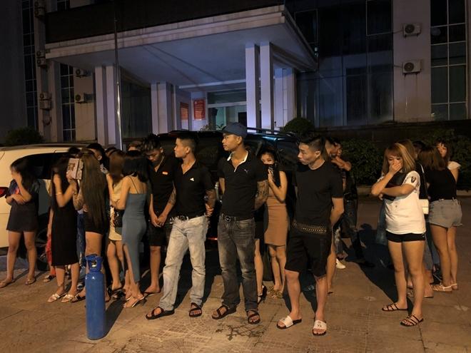 Các đối tượng tại cơ quan Công an.