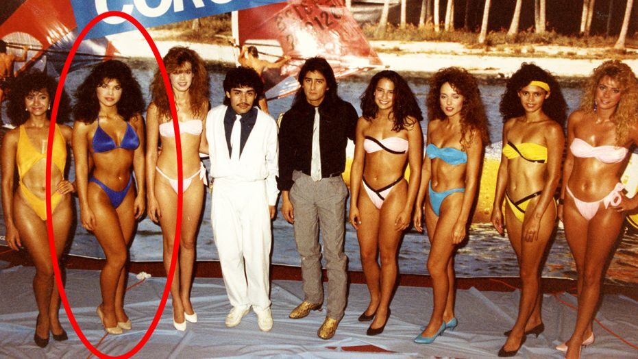 Lauren Sanchez (khoanh tròn đỏ) trong cuộc thi sắc đẹp cuối thập niên 80, thế kỷ 20