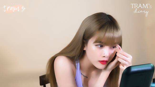 Thiều Bảo Trâm hướng dẫn kẻ mắt cải thiện khuyết điểm cơ thể.