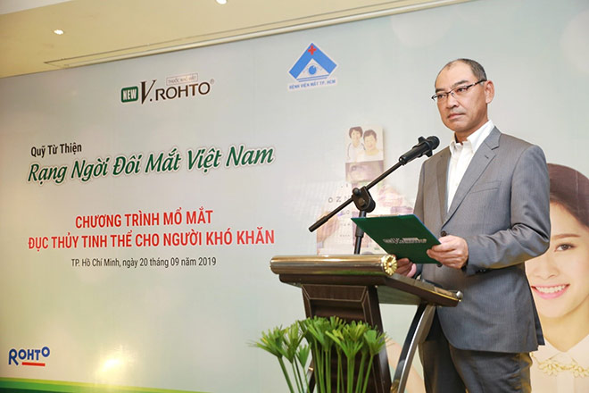 Ông Hirofumi Shiramatsu - Đại diện Rohto Mentholatum Việt Nam tại Lễ ra mắt Quỹ từ thiện V.Rohto – Rạng ngời đôi mắt Việt Nam