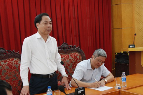 Phó Tổng Thanh tra Chính phủ Trần Ngọc Liêm (đứng) công bố quyết định thanh tra tại Bộ Y tế - Ảnh: TTCP