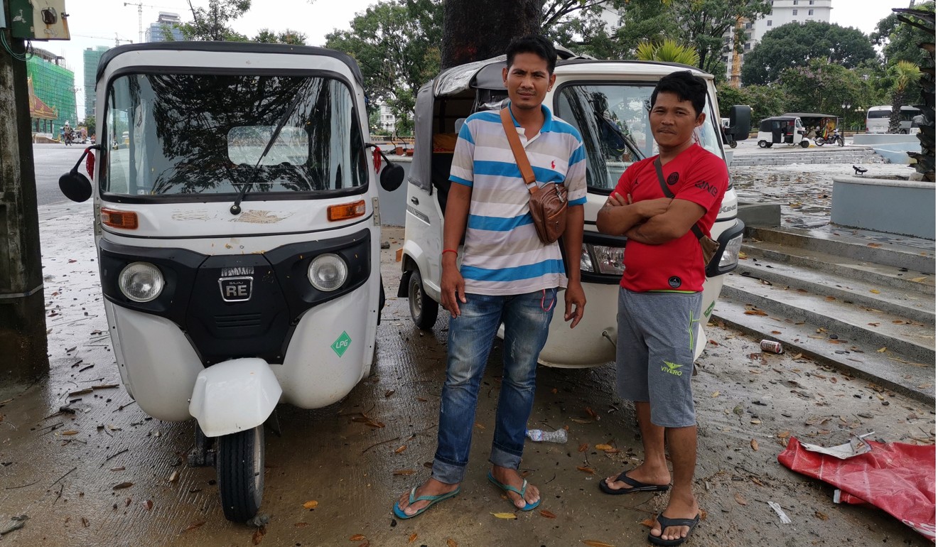 Tem Ban nói anh kiếm được khoản tiền khá nhờ chạy xe tuk-tuk.