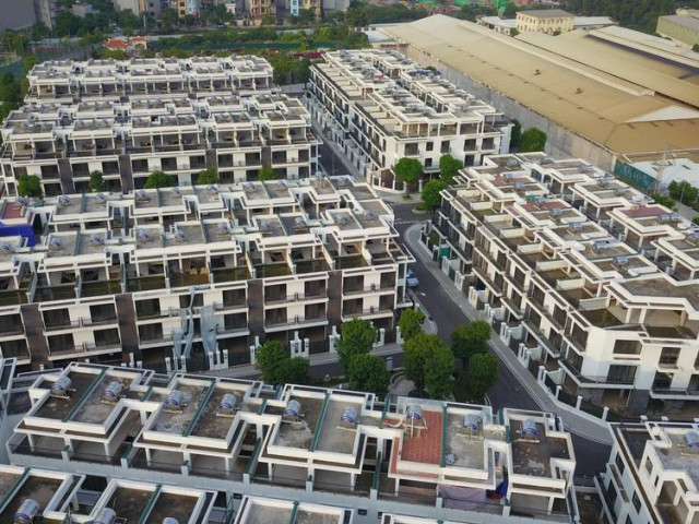 Kinh doanh - Được xây 3 tầng, doanh nghiệp tự "vẽ" thêm tầng để bán