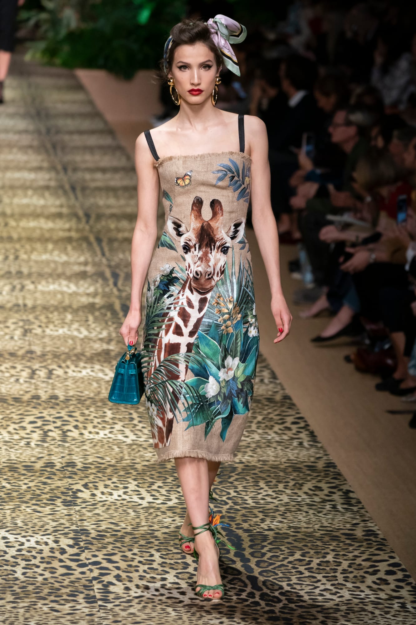 Dolce&Gabbana biến sàn diễn thành rừng rậm bí ẩn - 6
