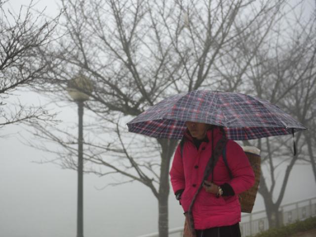 Tin tức trong ngày - Gió mùa tràn về miền Bắc, vì sao vùng núi rét hại, đồng bằng vẫn nắng hanh?