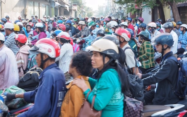 Chuyện thật ở nơi xe cộ chỉ có thể nhúc nhích tại TP HCM - 3