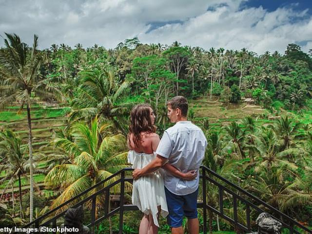 Thế giới - Indonesia định cấm quan hệ tình dục trước hôn nhân, du khách được hối "cứ quan hệ"