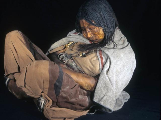 Thế giới - Trẻ em Inca bị đem lên núi hiến tế bằng những tia sét 1 tỉ volt