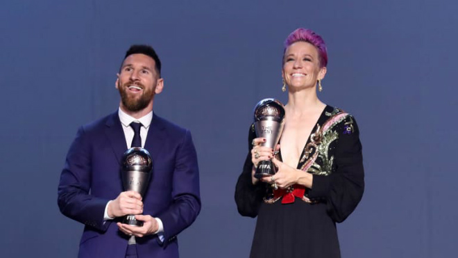 Lionel Messi và Megan Rapinoe đoạt giải tôn vinh cầu thủ nam và nữ xuất sắc nhất năm 2019 của FIFA (The Best)