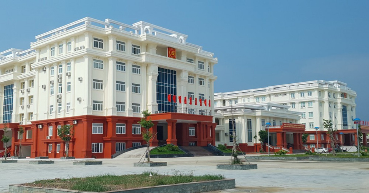 Tin tức trong ngày - Tòa nhà Thành ủy 100 tỉ vừa xây đã nứt toác do gạch?