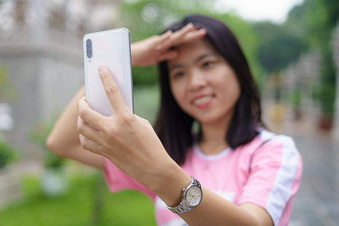 Tầm giá 7 triệu đồng, tậu smartphone nào có camera selfie tốt nhất ? - 1